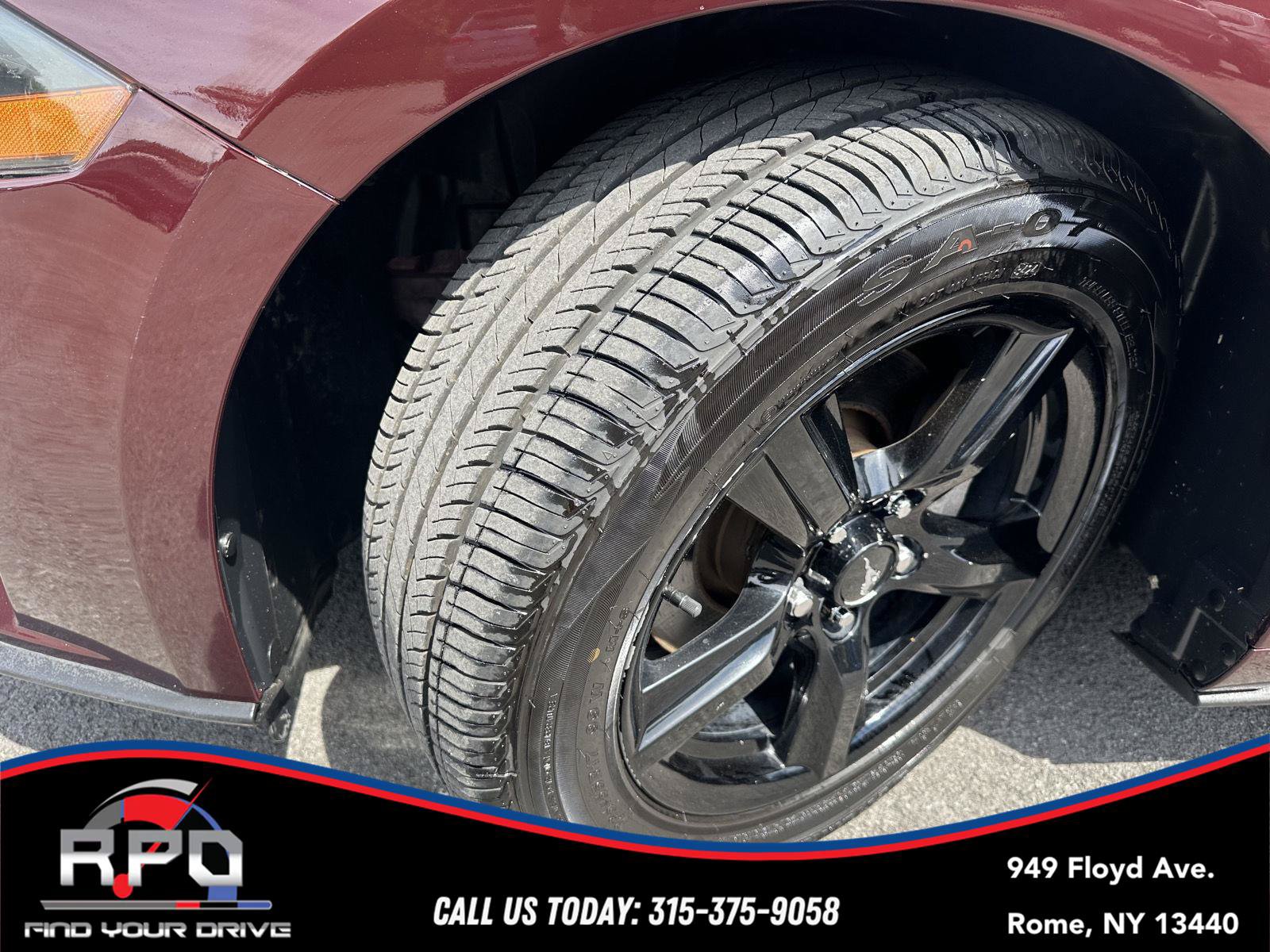 Used 2018 Ford Mustang Coupe RWD image 11