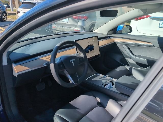 Used 2023 Tesla Model 3 Standard Range image 8