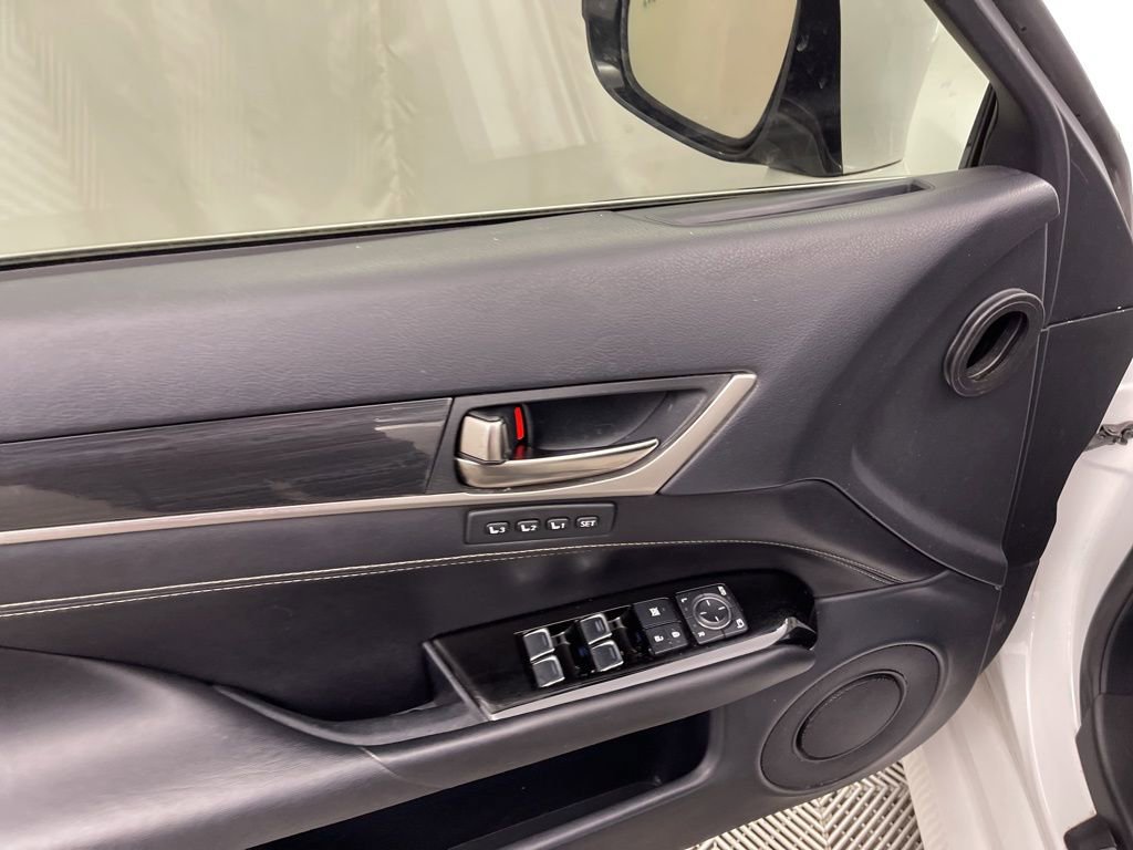 Used 2016 Lexus GS 200t w/ Premium Package image 20