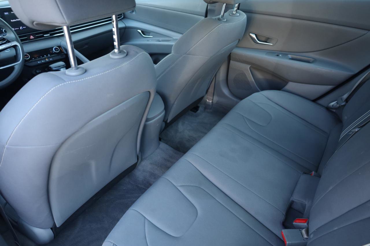 Used 2023 Hyundai Elantra SEL image 31