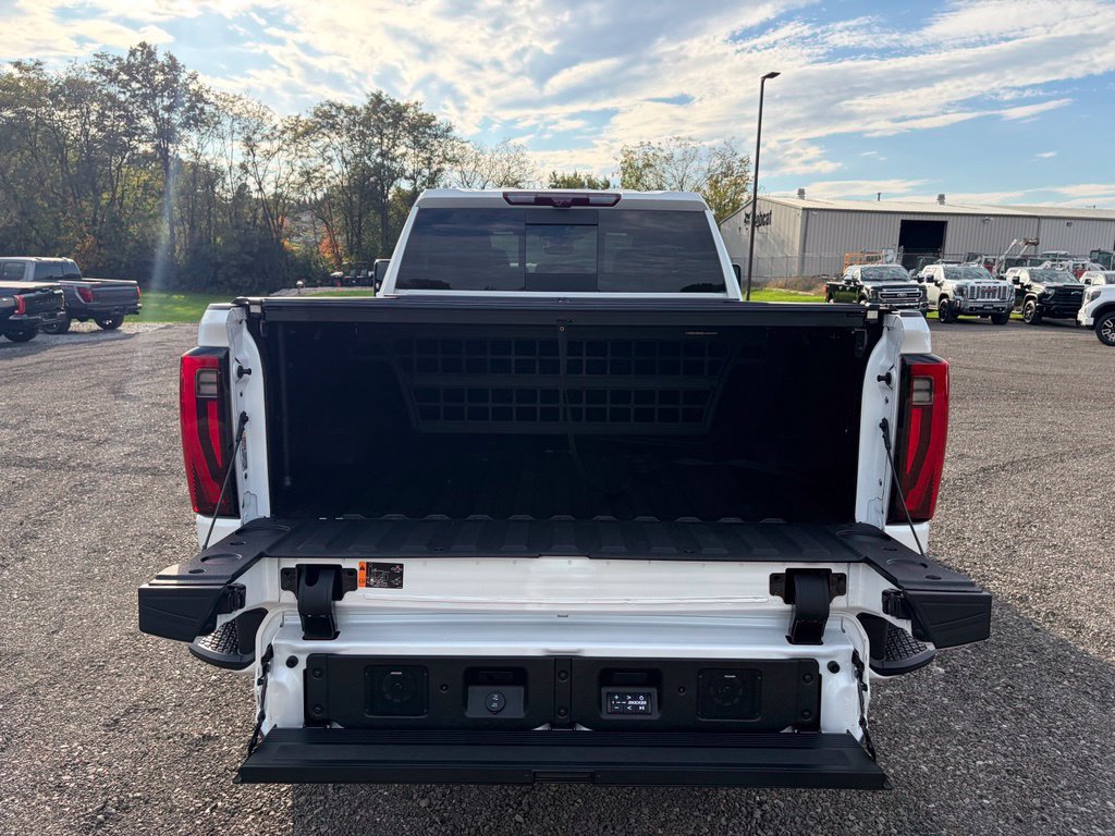 Used 2024 GMC Sierra 3500 Denali Ultimate AWD/4WD image 20