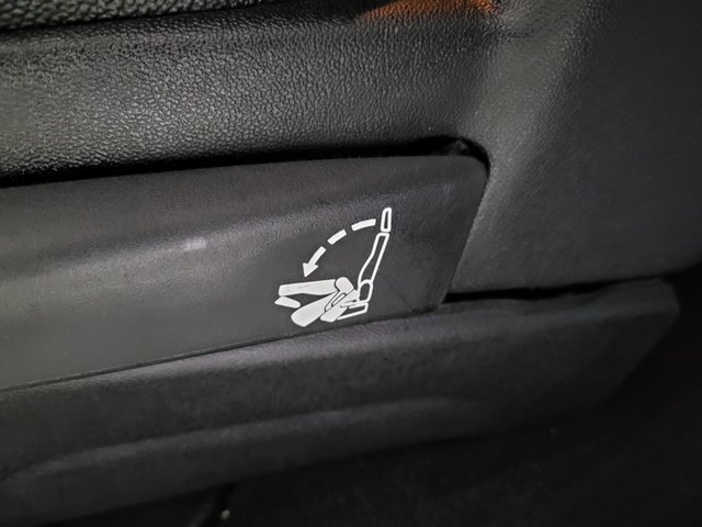 Used 2018 Dodge Grand Caravan SXT image 41