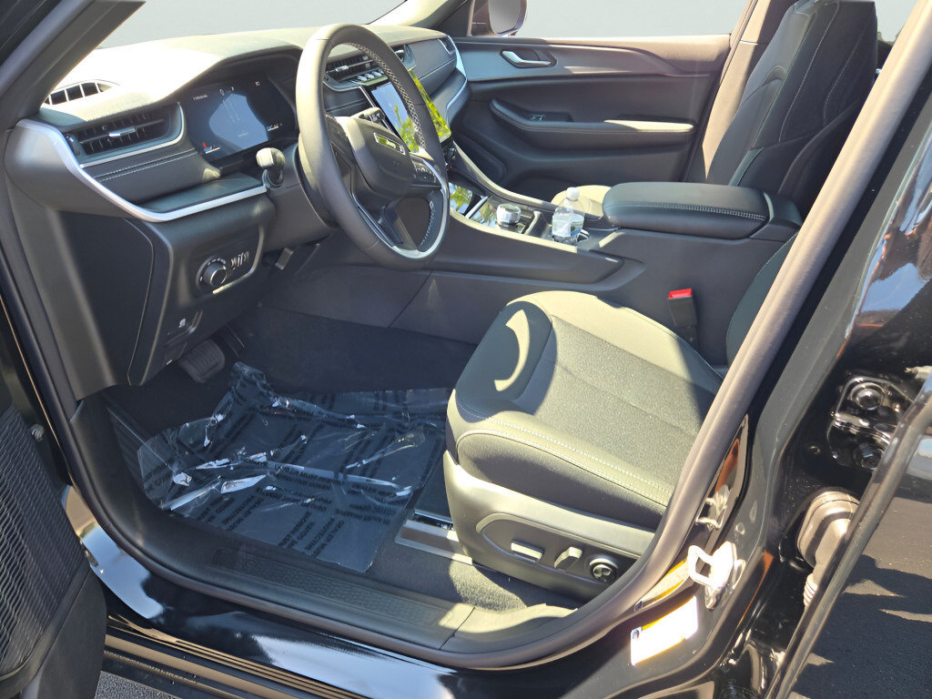 New 2026 Jeep Grand Cherokee Laredo X AWD/4WD image 25