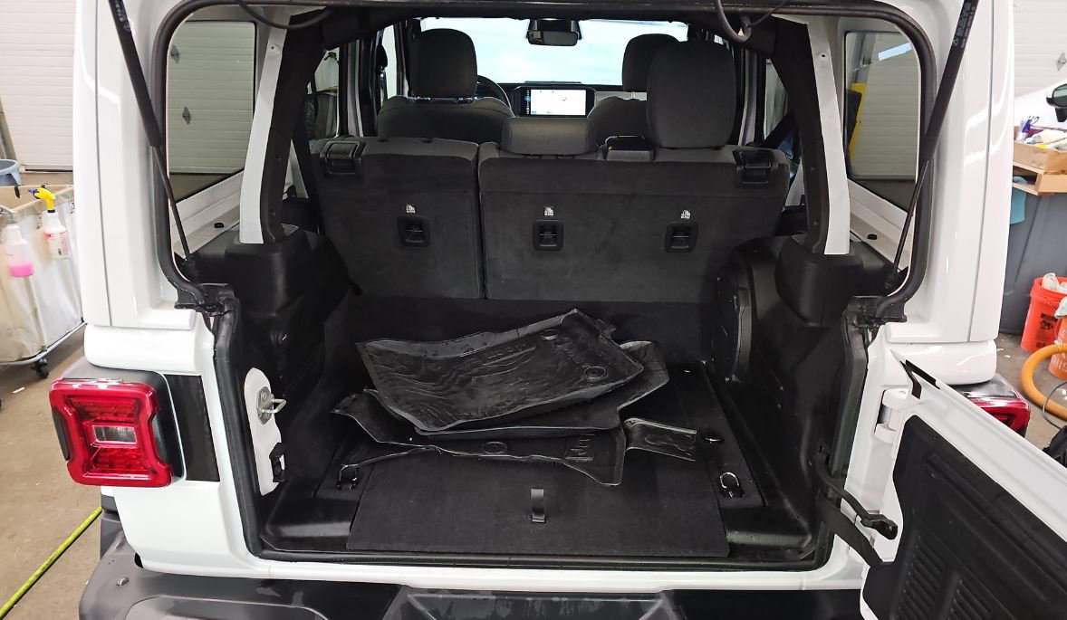 Used 2025 Jeep Wrangler Backcountry image 10