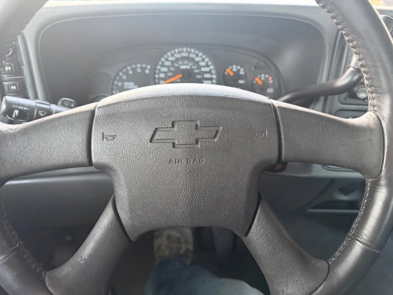 Used 2004 Chevrolet Avalanche LS image 3