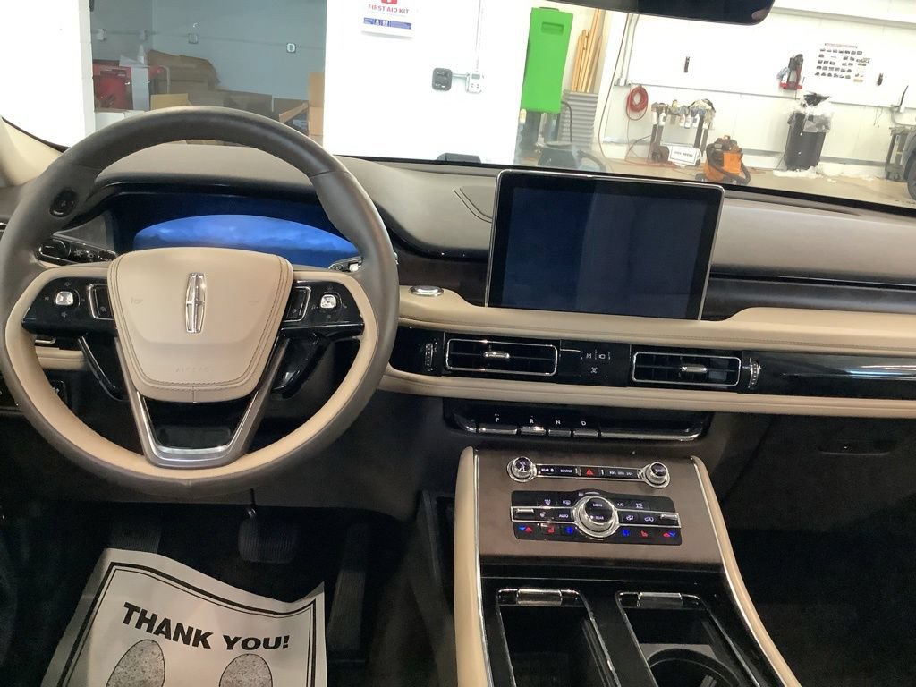 Used 2020 Lincoln Aviator Reserve w/ Equipment Group 201A AWD/4WD image 11