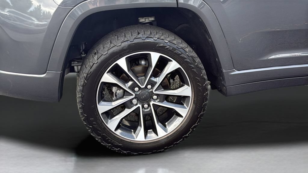 Used 2022 Jeep Grand Cherokee Overland AWD/4WD image 25