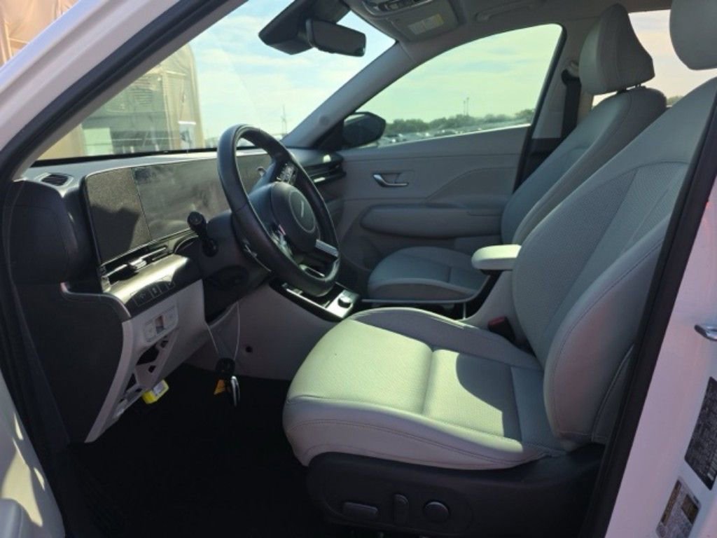 Used 2024 Hyundai Kona Limited AWD/4WD image 8