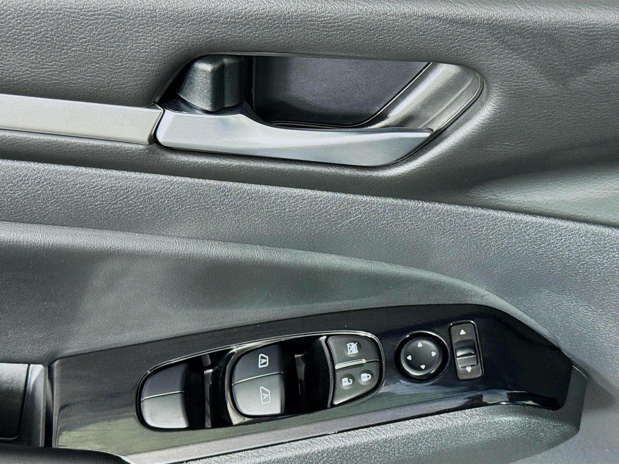 Used 2025 Nissan Altima 2.5 SL image 23