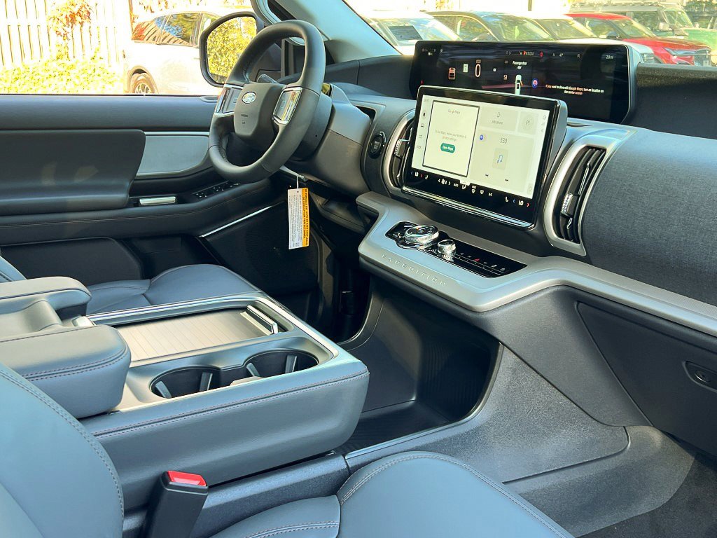 New 2025 Ford Expedition Max Active image 9