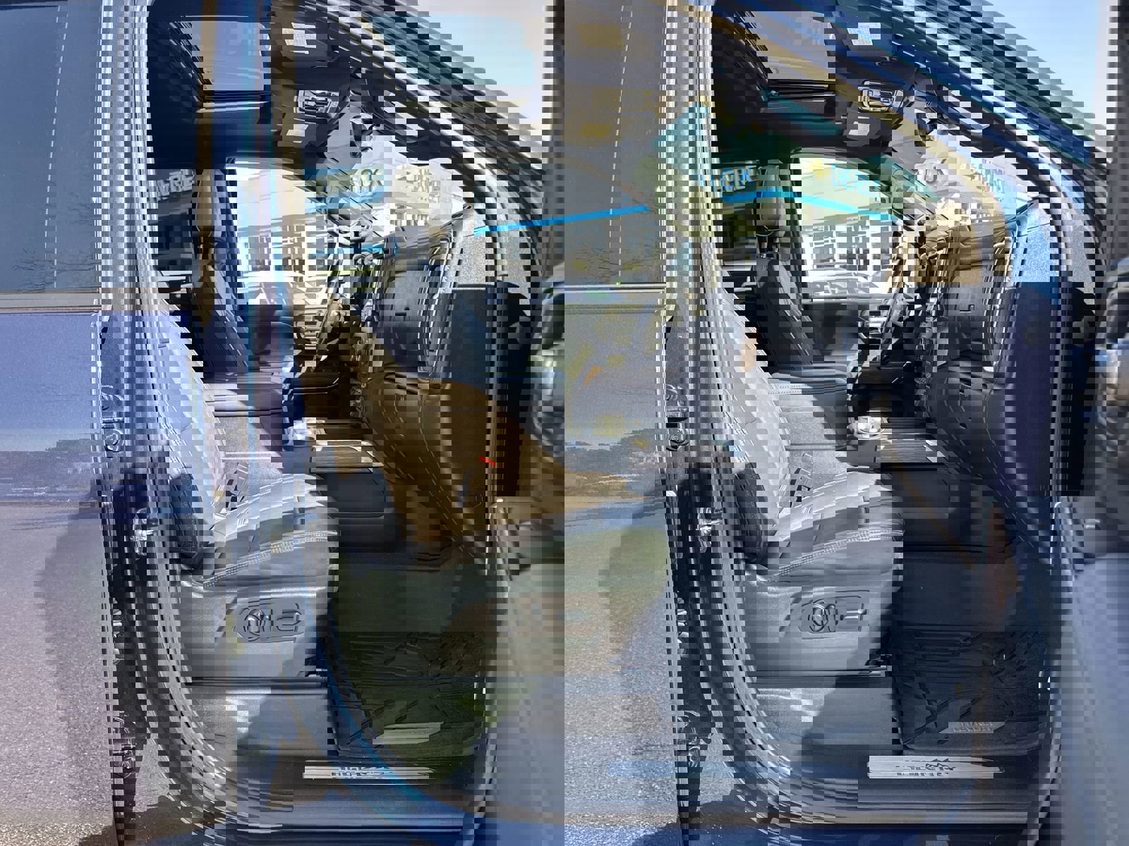 Used 2021 Chevrolet Silverado 3500 High Country image 33