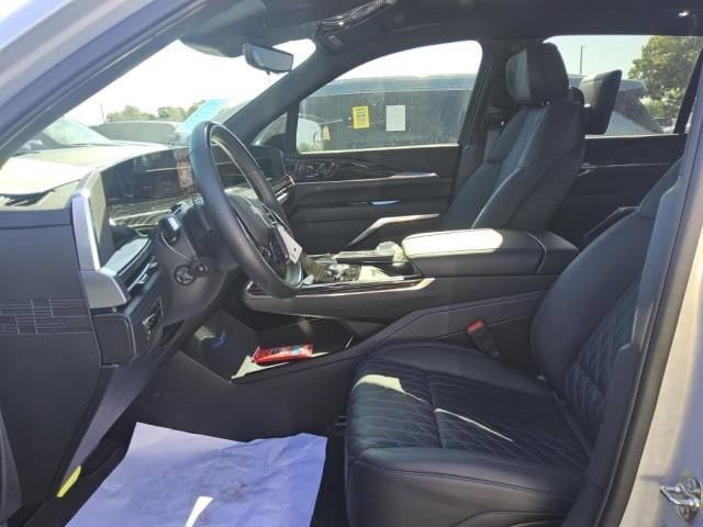 Used 2025 Cadillac Escalade IQ Sport 1 w/ LPO, ONYX Package AWD/4WD image 5