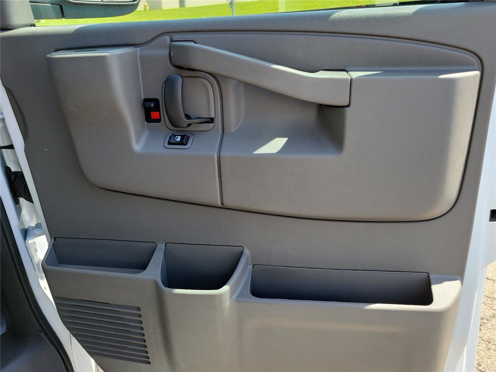 New 2026 GMC Savana 3500 RWD image 13
