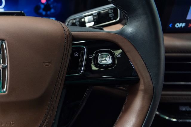 Used 2025 Lincoln Aviator Reserve w/ Equipment Group 201A image 16