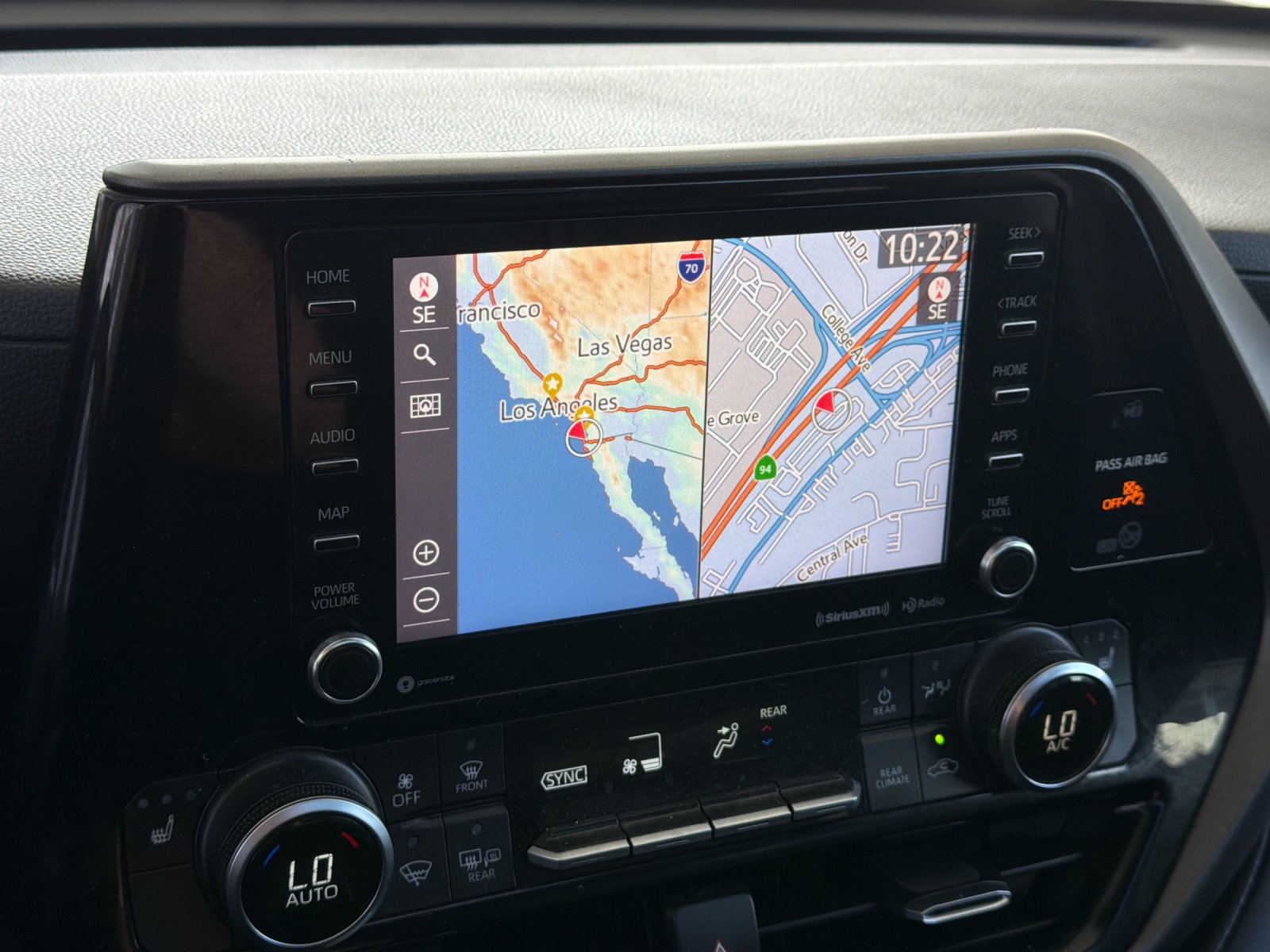 Used 2020 Toyota Highlander XLE FWD image 19