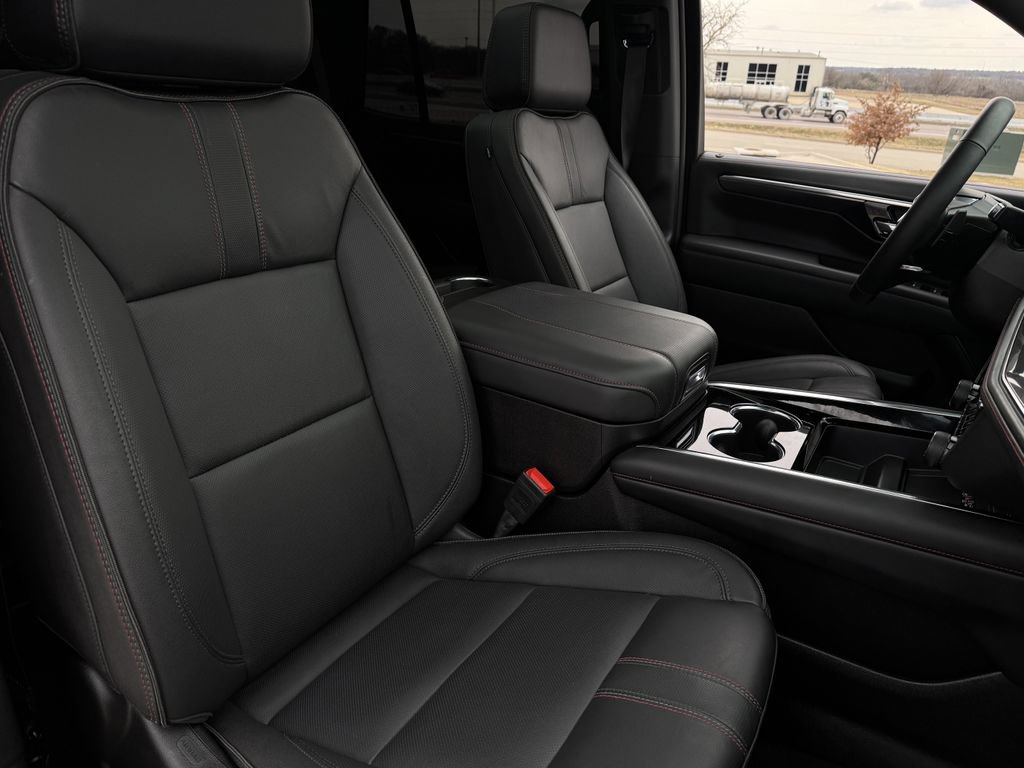 Used 2025 Chevrolet Tahoe RST AWD/4WD image 26