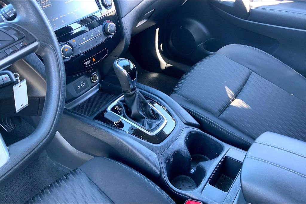 Used 2018 Nissan Rogue S image 13