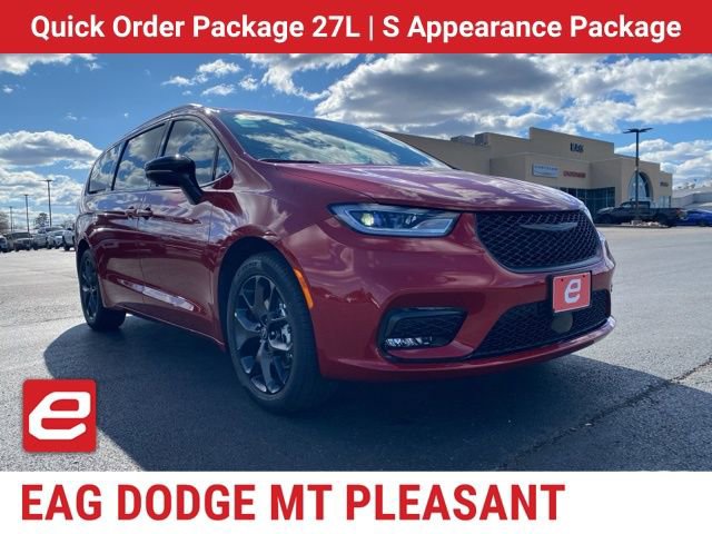 New 2026 Chrysler Pacifica Select w/ S Appearance Package FWD image 1