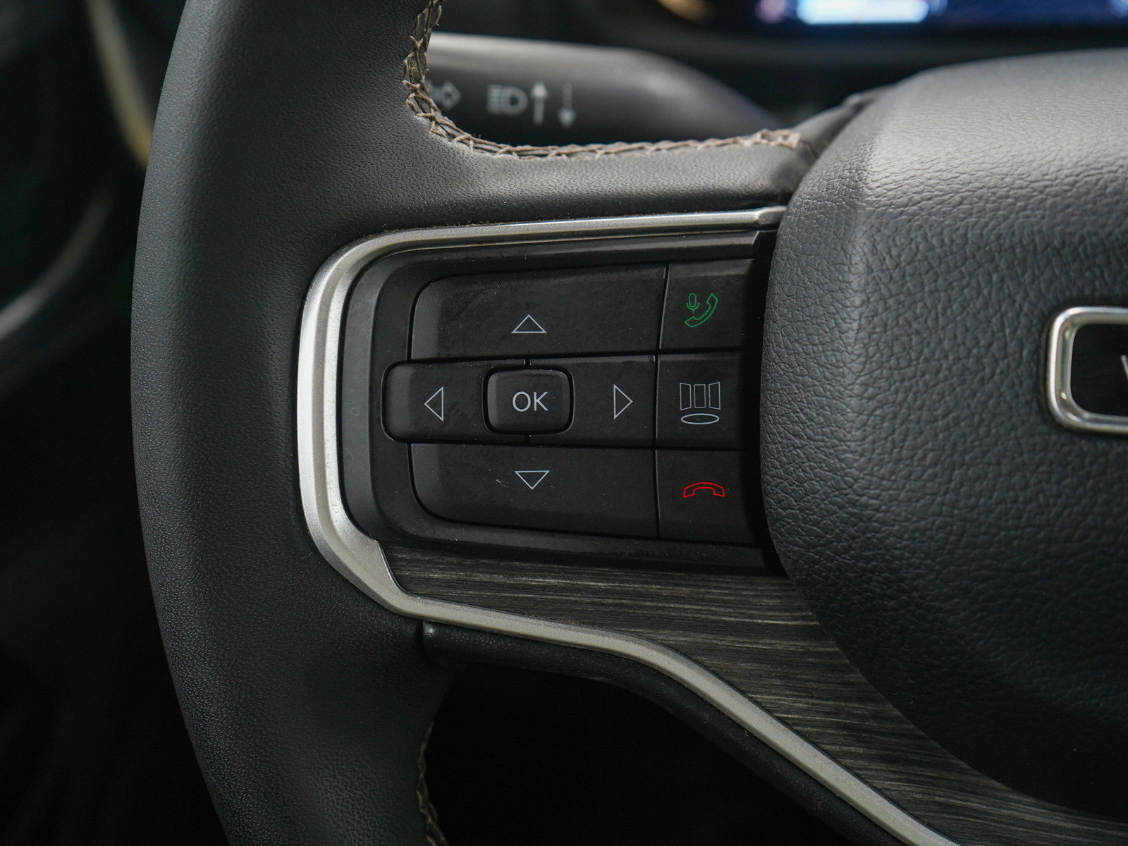 Used 2023 Jeep Wagoneer L Series II w/ Premium Group I image 28