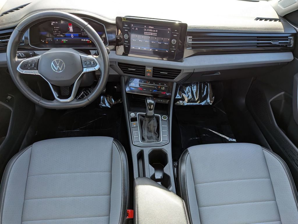 Used 2025 Volkswagen Jetta SE image 21