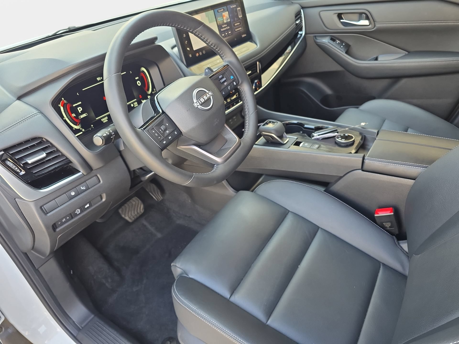 Used 2025 Nissan Rogue SL w/ SL Premium Package AWD/4WD image 16