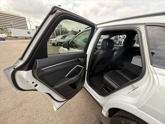 Certified 2025 Audi Q3 2.0T Premium Plus w/ Premium Plus Package AWD/4WD image 19