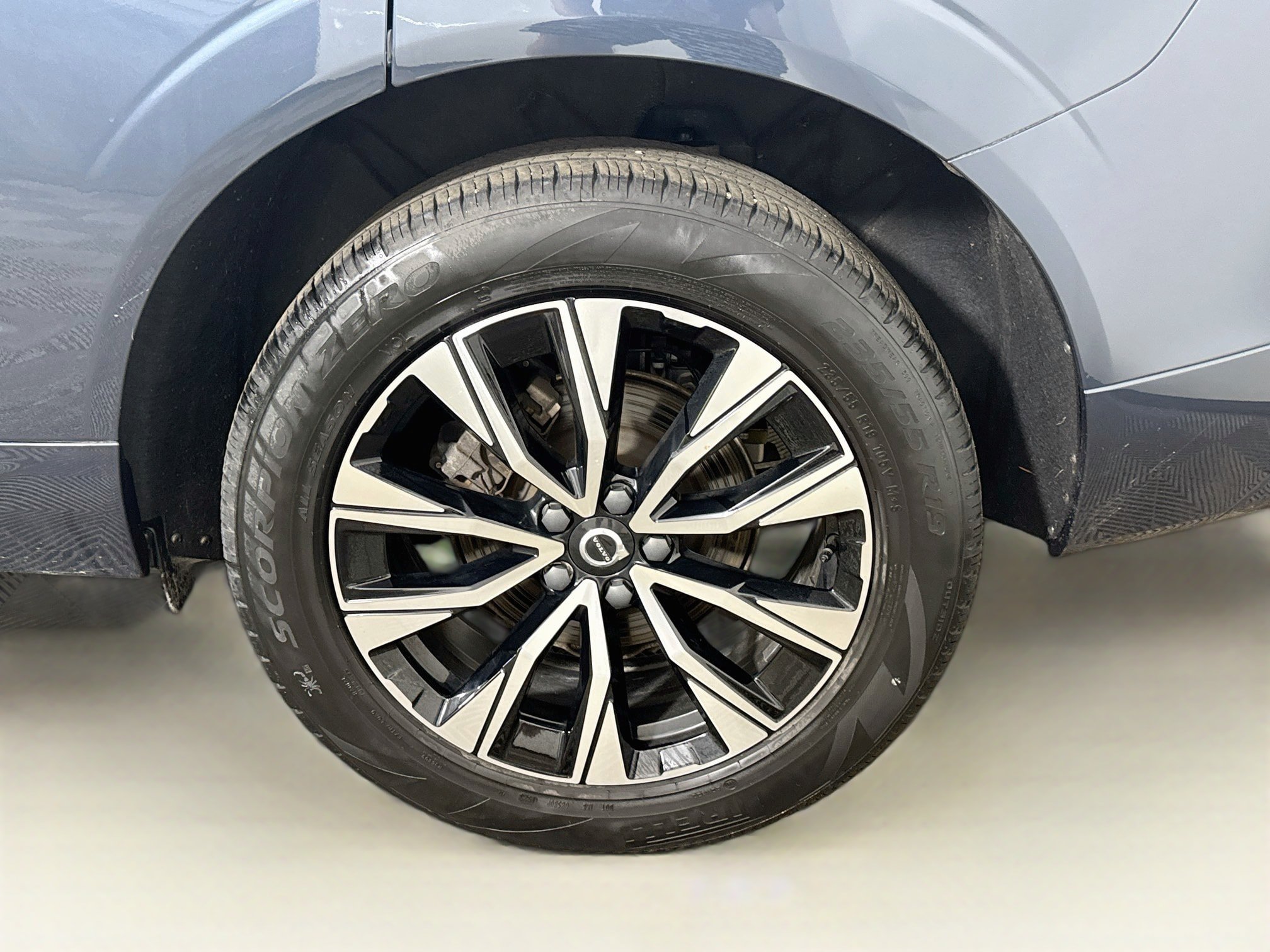 Used 2024 Volvo XC60 B5 Core w/ Protection Package Premier AWD/4WD image 29