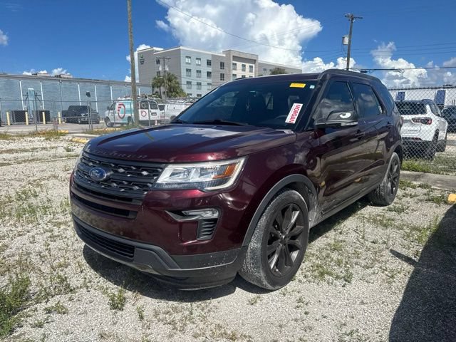 Used 2018 Ford Explorer XLT w/ Equipment Group 202A FWD image 3