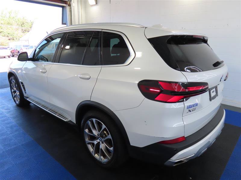 Used 2024 BMW X5 sDrive40i w/ Premium Package RWD image 4