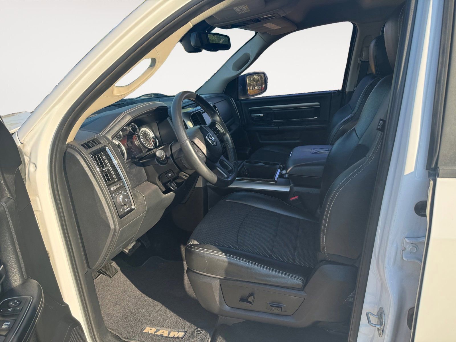 Used 2014 RAM 1500 Sport w/ Convenience Group image 9