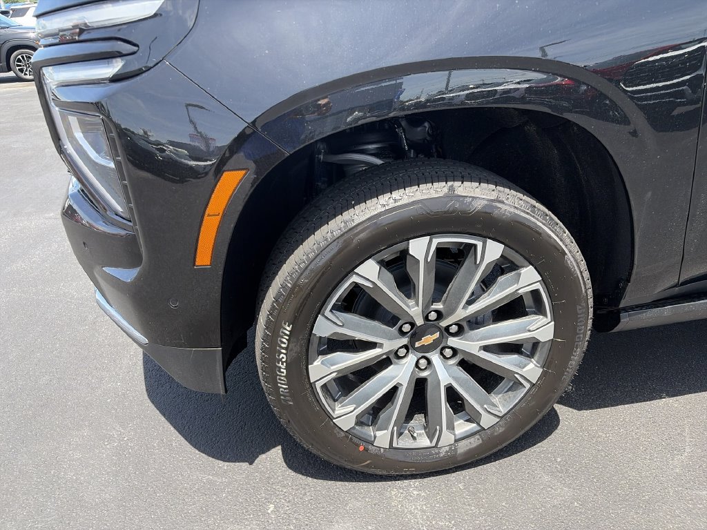New 2026 Chevrolet Suburban High Country AWD/4WD image 16