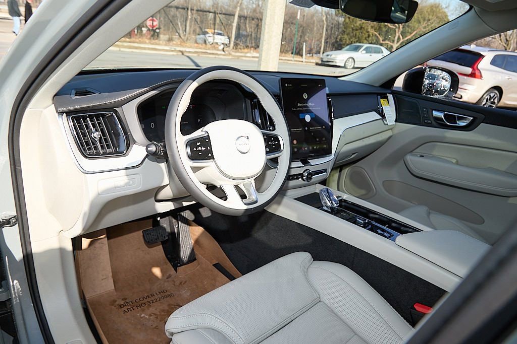 New 2026 Volvo XC60 T8 Ultra w/ Protection Package Premier image 12