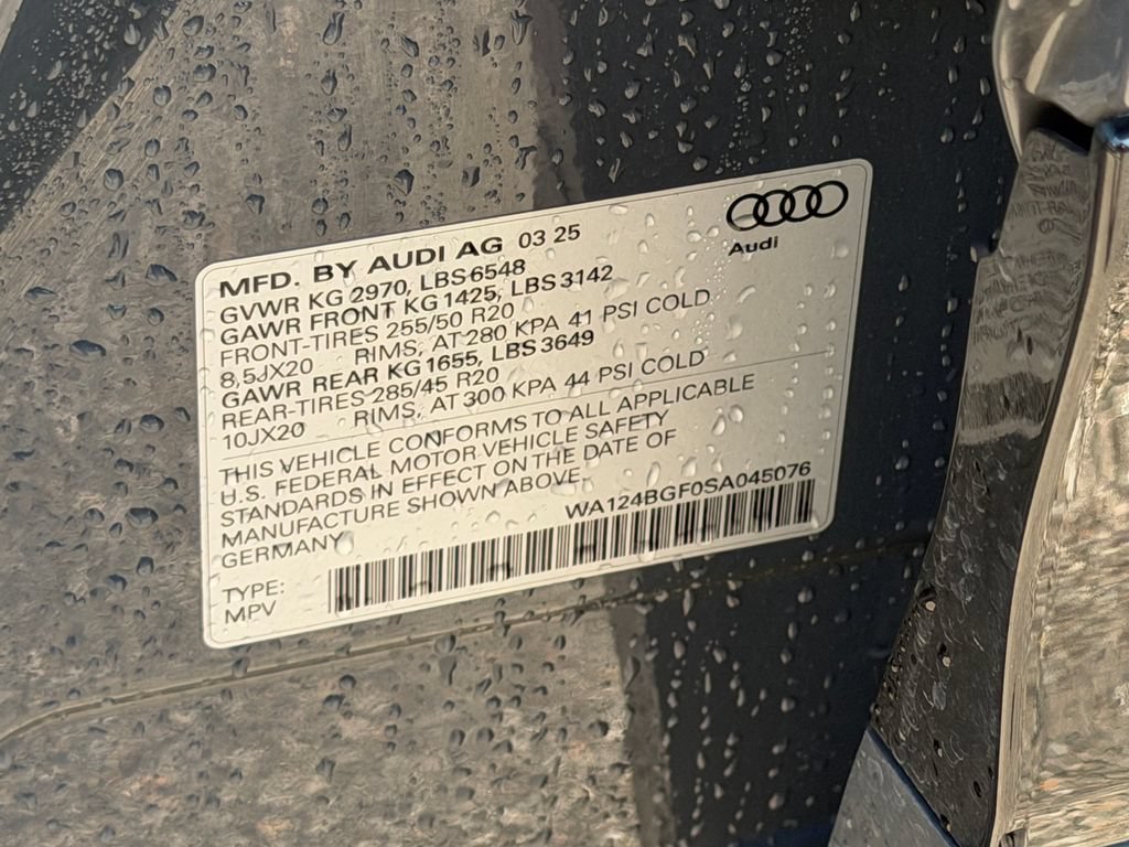 Used 2025 Audi Q6 e-tron Premium Plus w/ Premium Plus AWD/4WD image 30