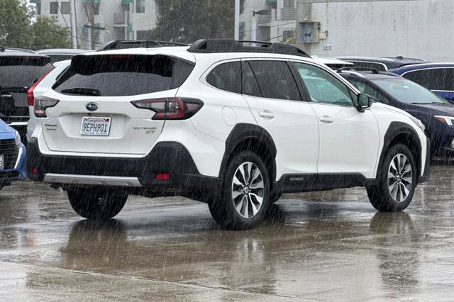 Used 2023 Subaru Outback Limited XT image 3