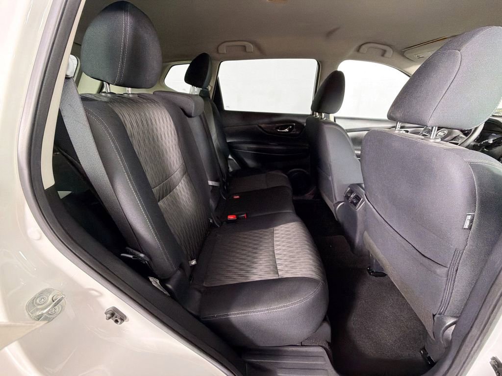 Used 2020 Nissan Rogue S image 26