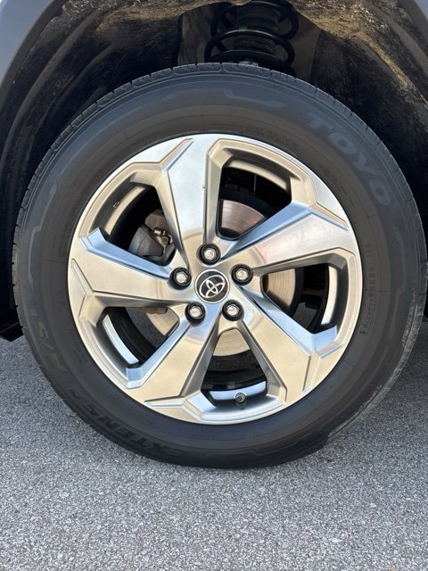 Used 2019 Toyota RAV4 Limited image 6