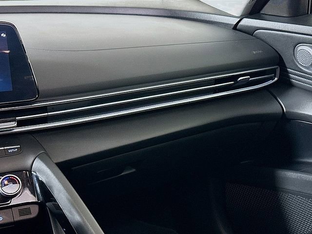 Used 2024 Hyundai Elantra SEL w/ Convenience Package FWD image 25