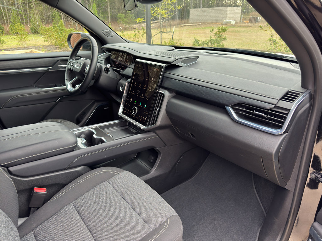 Used 2025 GMC Acadia Elevation image 18