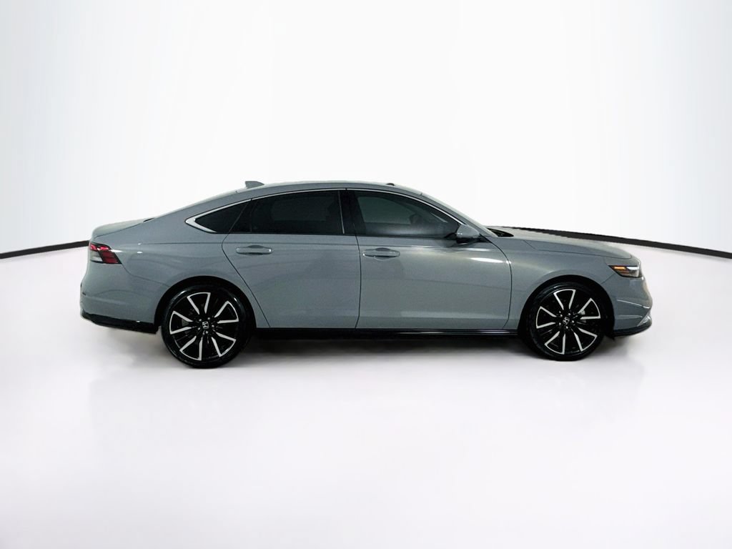 Used 2025 Honda Accord Touring image 9