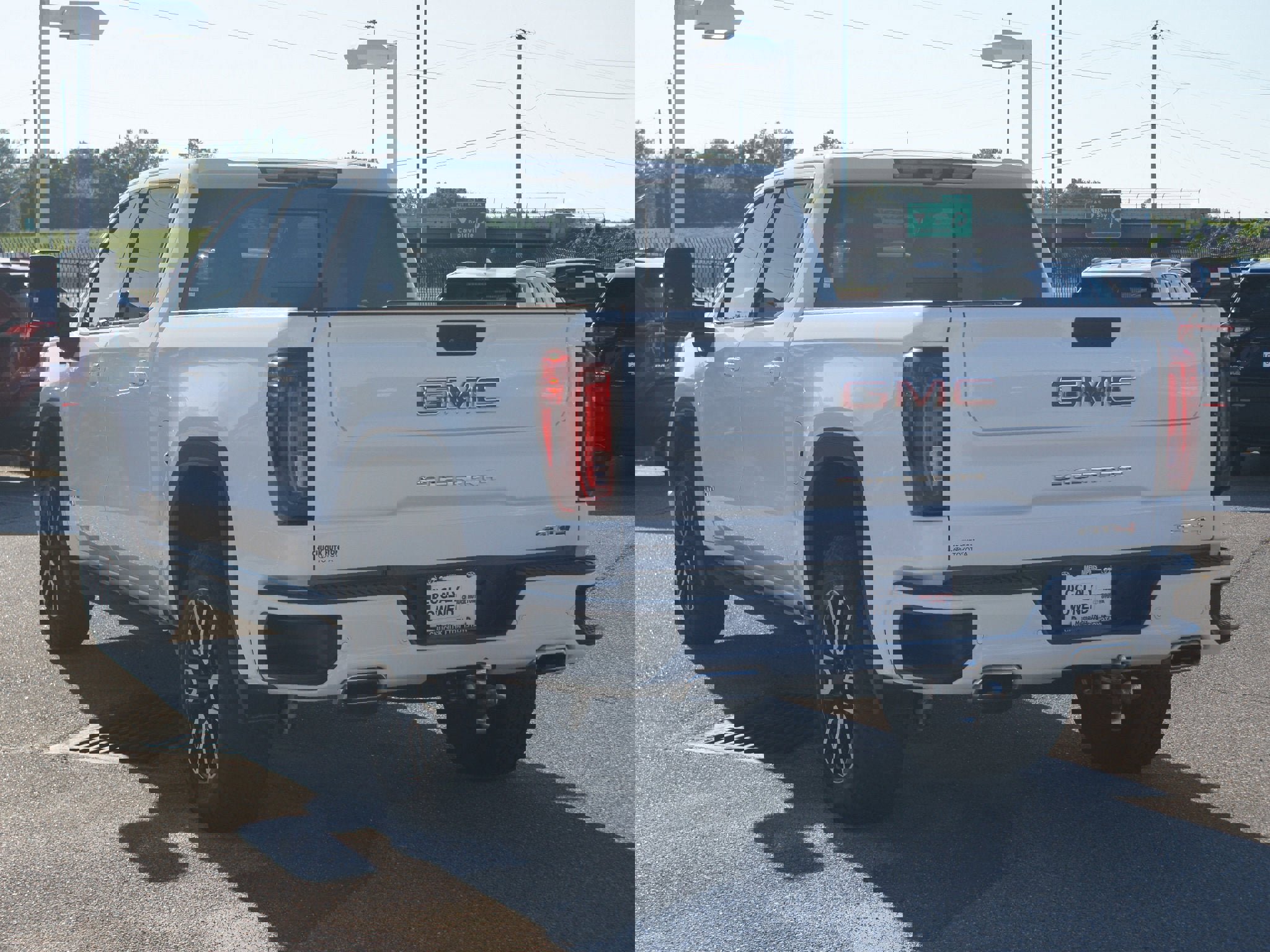 Used 2021 GMC Sierra 1500 AT4 w/ AT4 Premium Package image 16