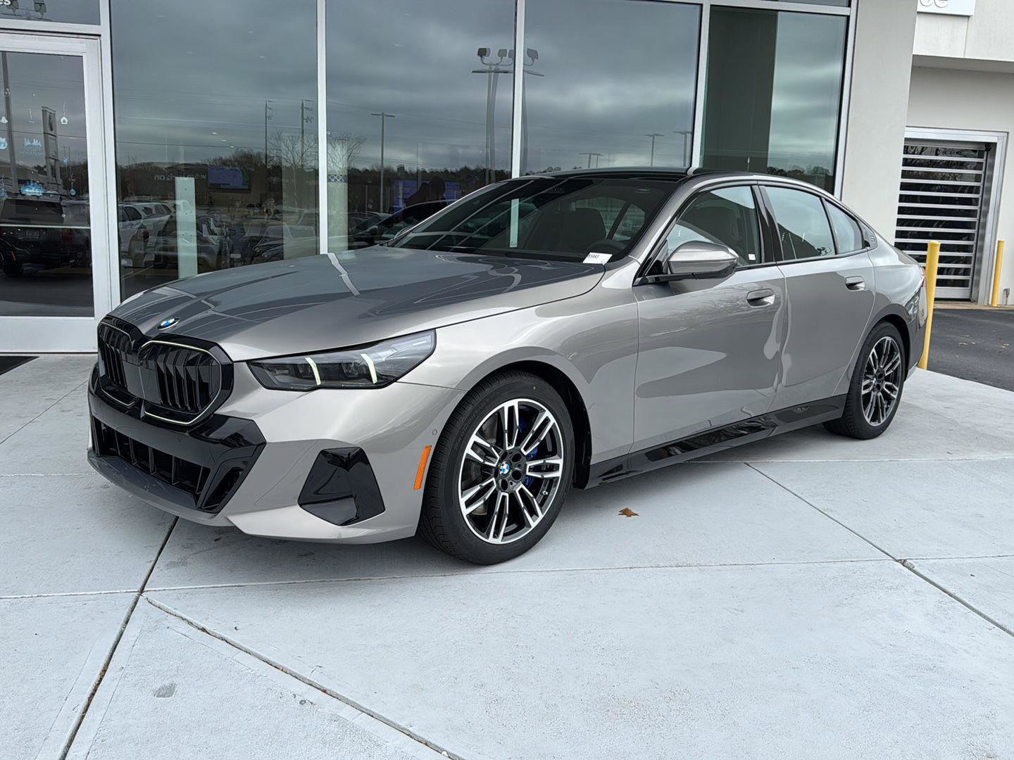 New 2026 BMW 540i xDrive w/ M Sport Package image 1