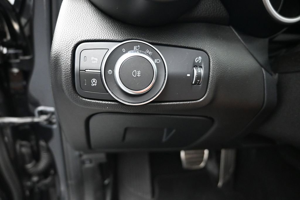 Used 2023 Alfa Romeo Giulia Ti RWD image 12