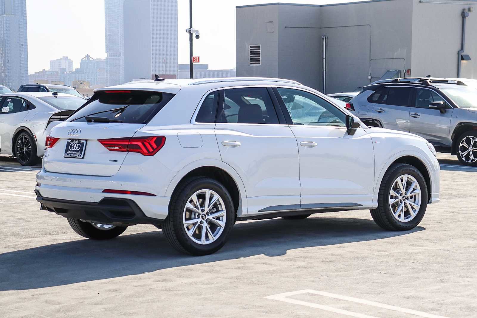 Used 2023 Audi Q3 2.0T Premium w/ Convenience Package image 4