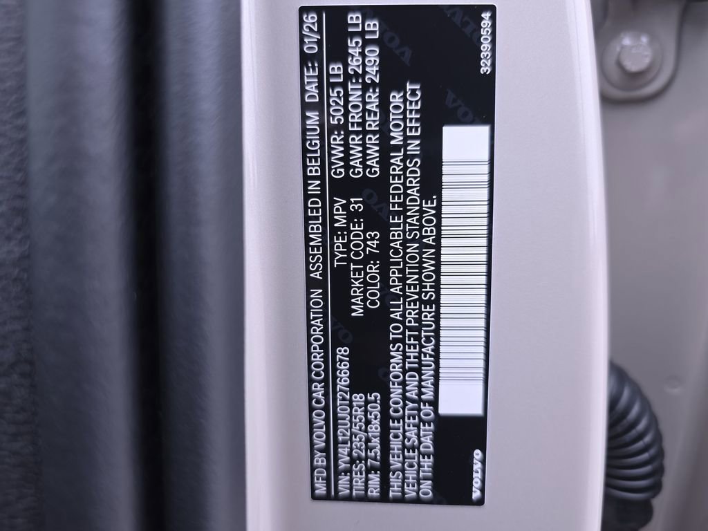 New 2026 Volvo XC40 B5 Core w/ Protection Package image 38