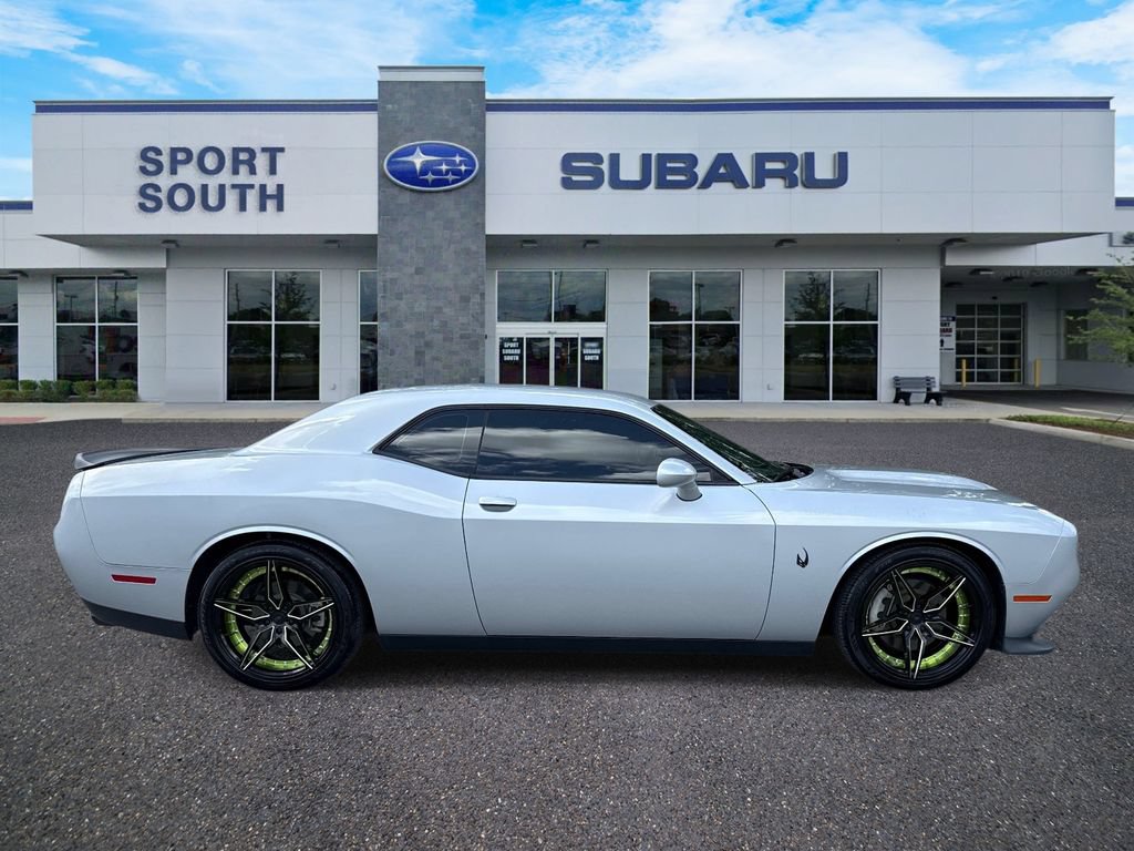 Used 2022 Dodge Challenger R/T w/ Blacktop Package RWD image 2