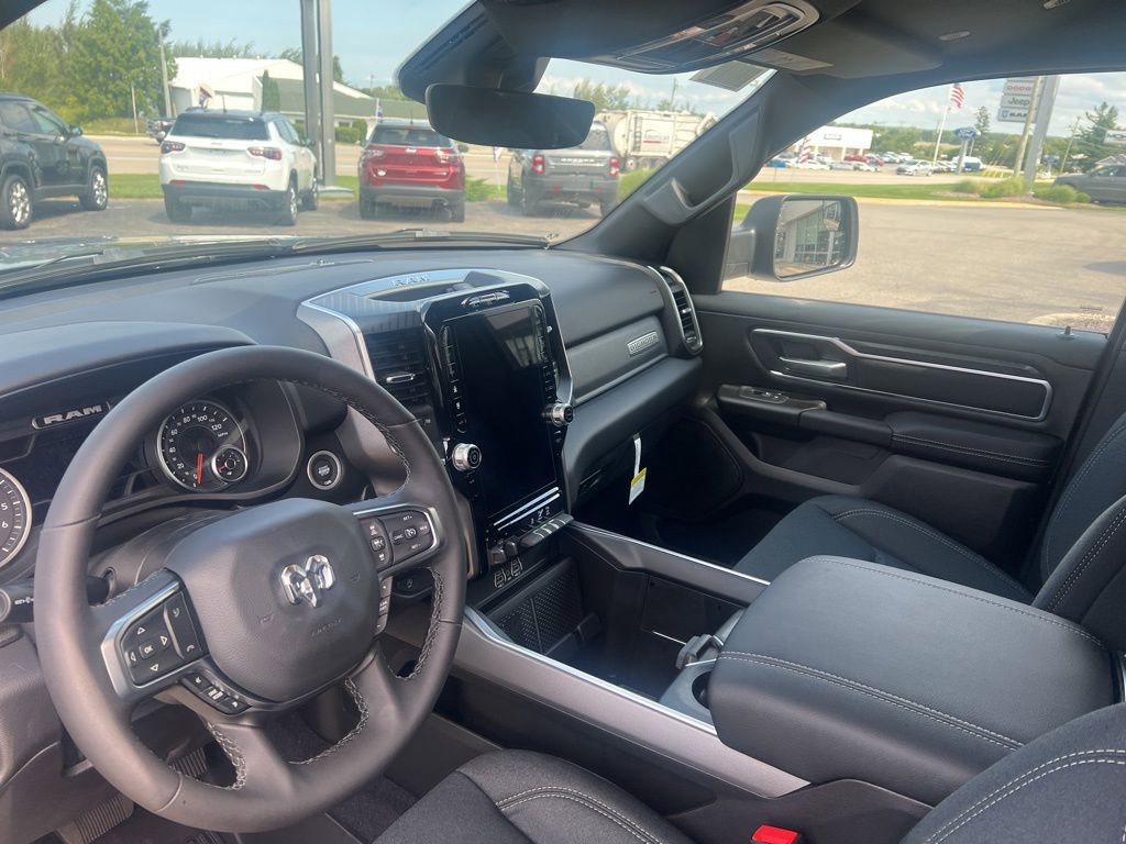 New 2026 RAM 1500 4x4 Crew Cab image 11