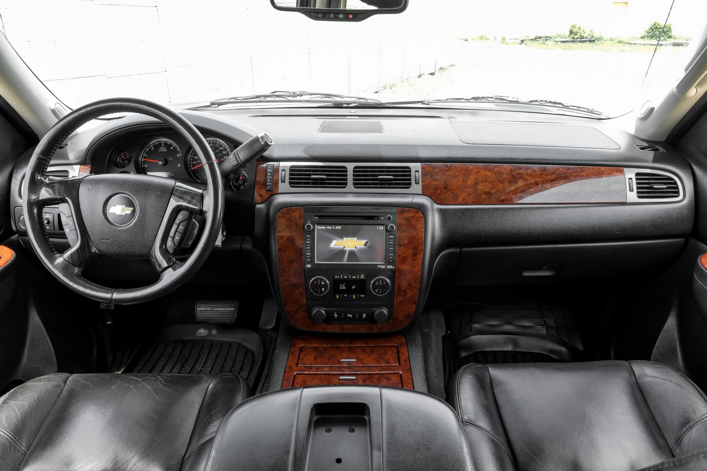 Used 2012 Chevrolet Avalanche LTZ RWD image 14
