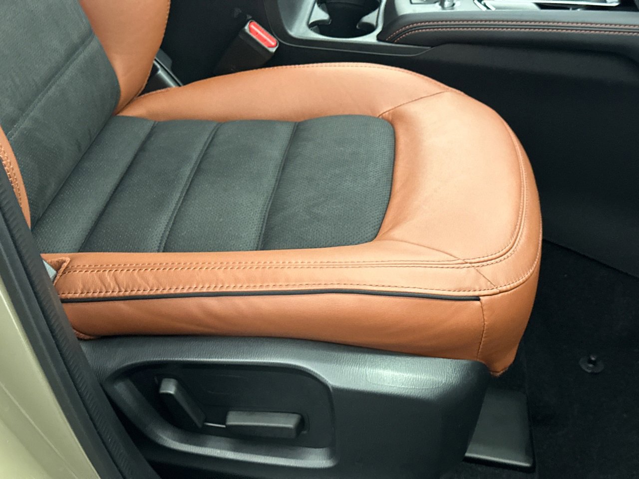 Certified 2025 MAZDA CX-5 Carbon Edition image 12