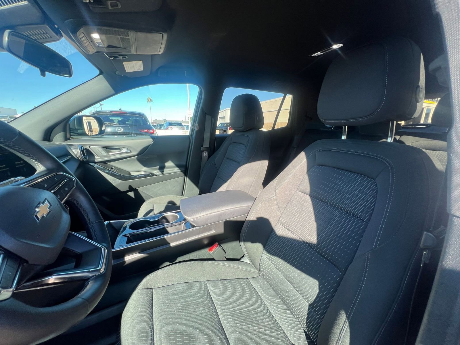 Used 2025 Chevrolet Equinox LT image 36