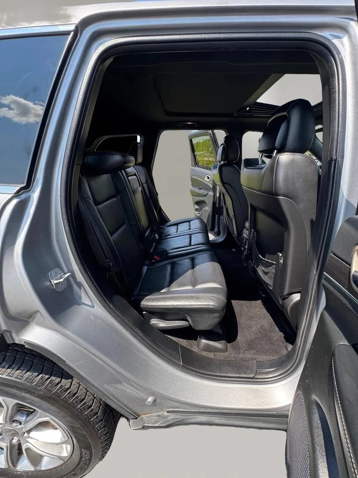 Used 2014 Jeep Grand Cherokee Limited w/ Luxury Group II AWD/4WD image 12
